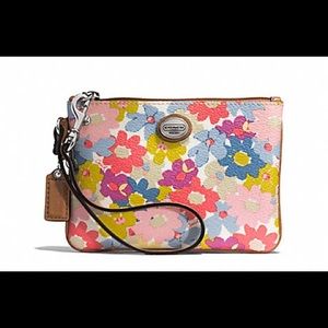 NWT Retired Peyton Floral Small Wristlet